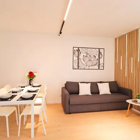 The Peony In Smichov, 5 * פראג