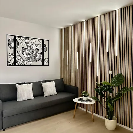 The Peony In Smichov, 5 Apartment Prague