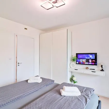 The Peony In Smichov, 5 Apartment *