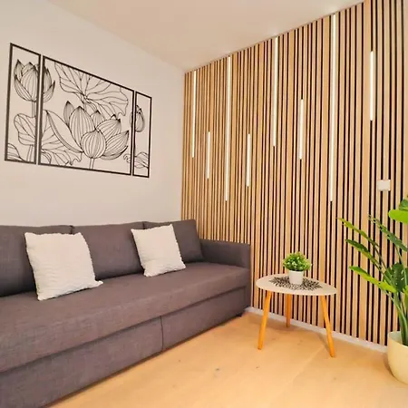 The Peony In Smichov, 5 *