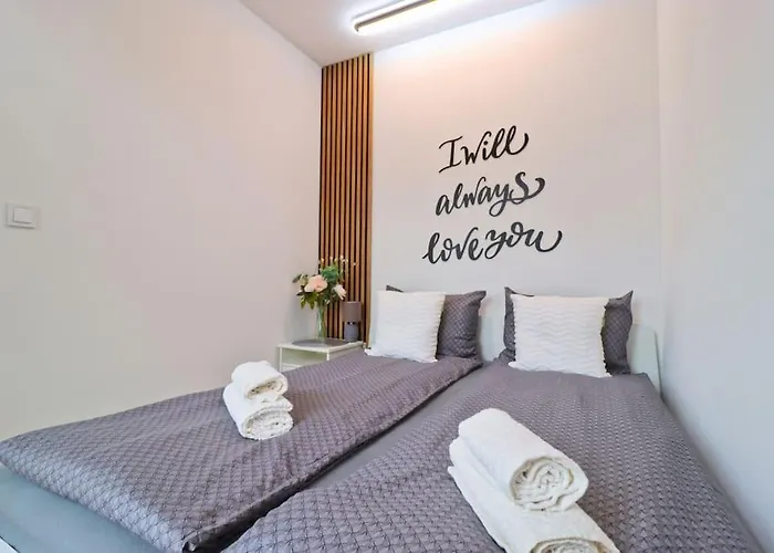 The Peony In Smichov, 5 *