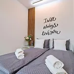 The Peony In Smichov, 5 *
